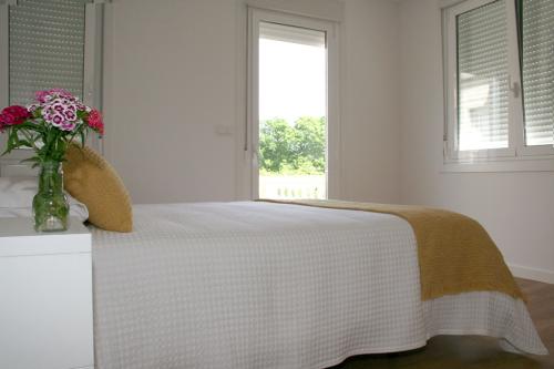 Habitación doble con cama de matrimonio de 150 cm.