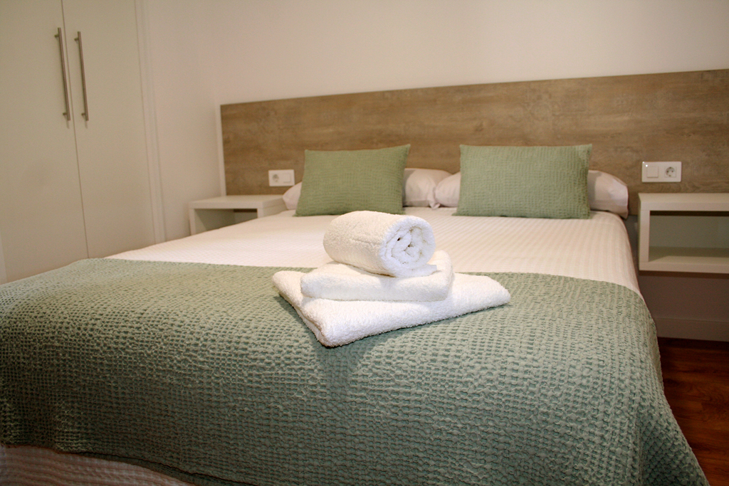 Habitación 2 - Bidueiro- cama de matrimonio de 150 cm_1