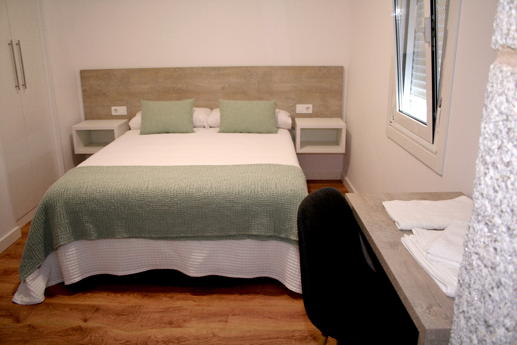 Habitación 2 - Bidueiro- cama de matrimonio de 150 cm_2